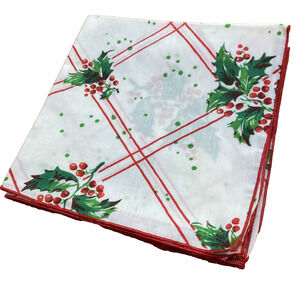 Christmas Holiday Cloth Napkins set of 4 White Red Green Cotton Polyester Blend